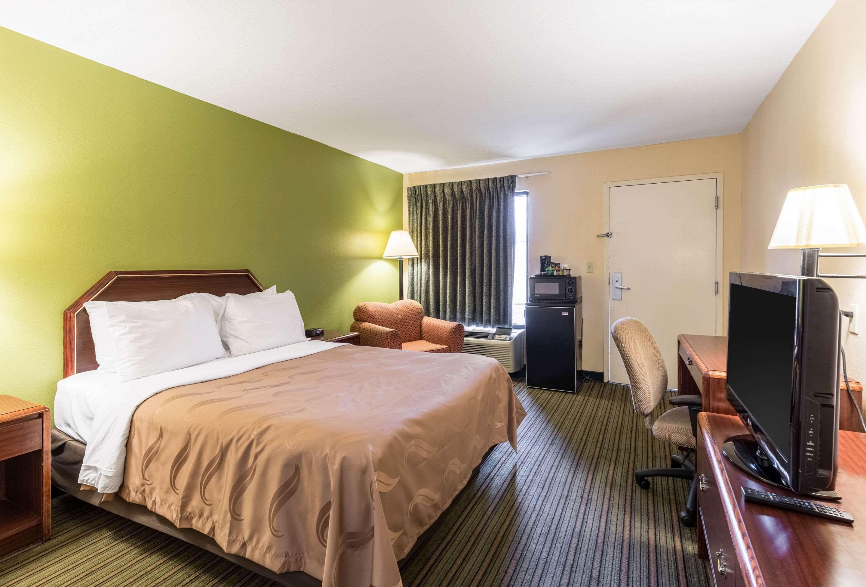 Quality Inn Александрия Экстерьер фото