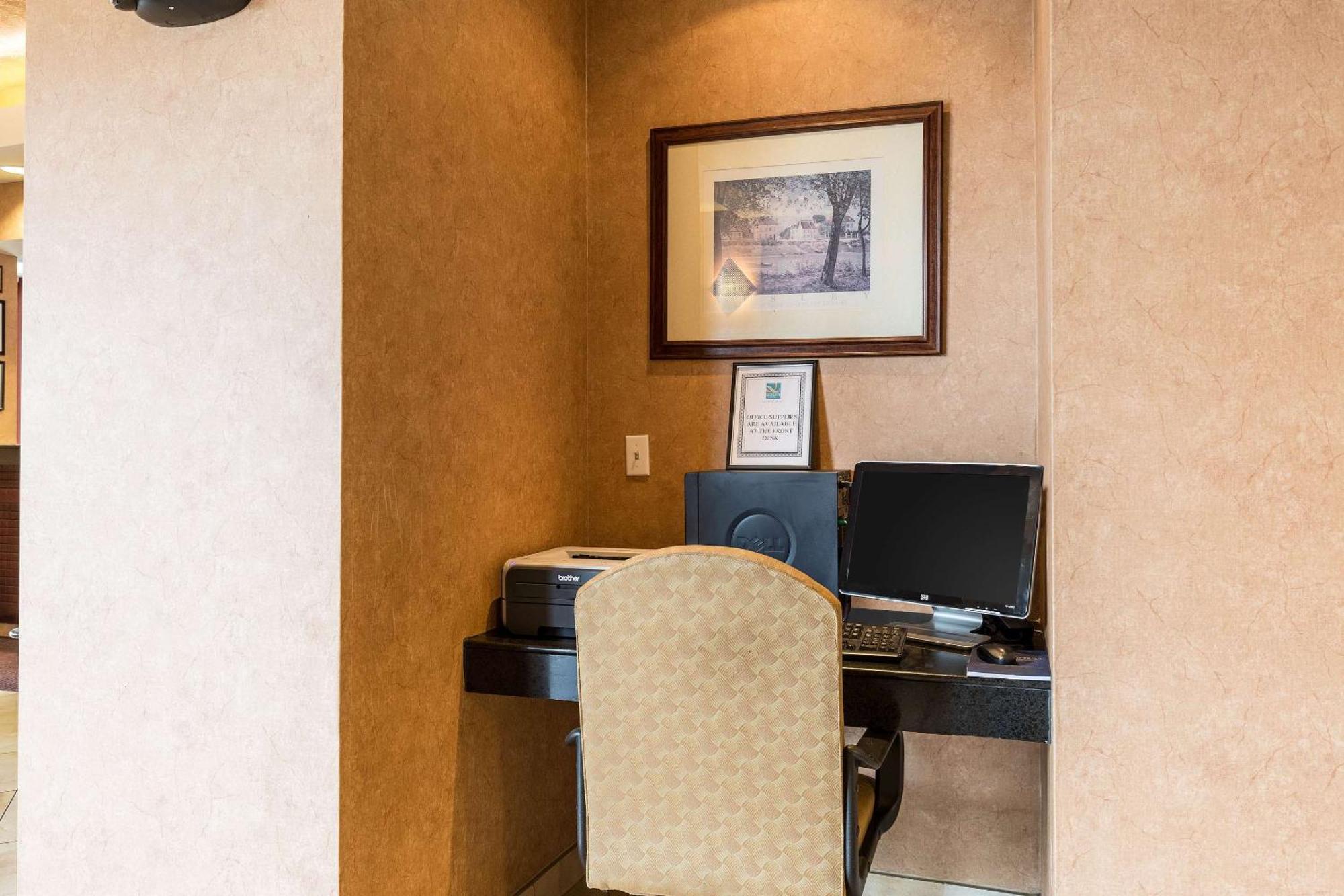 Quality Inn Александрия Экстерьер фото